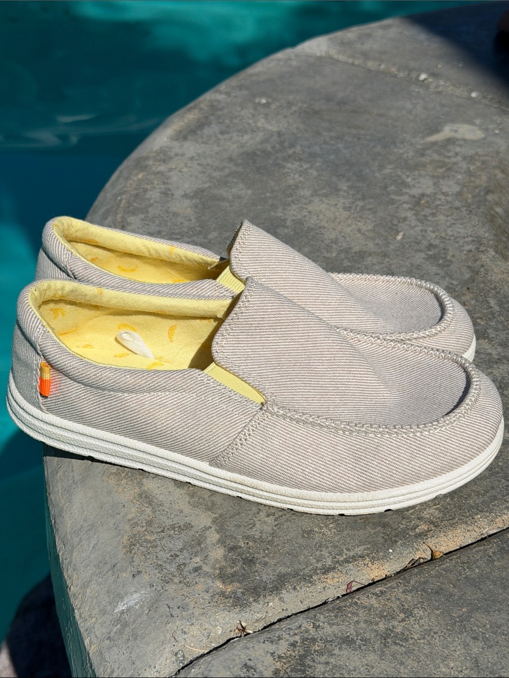 Cat & Jack Kids beige Bergen slip-on sneakers